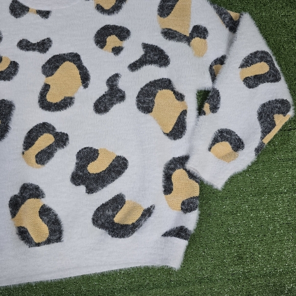 SIMPLY SOUTHERN | LEO FUZZY LARGE LEOPARD CREW NECK CASUAL SWEATER \ SIZE XL - Picture 7 of 14